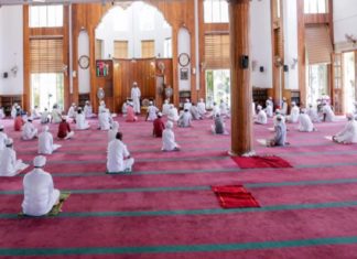 Madin grand masjid Covid Namaz