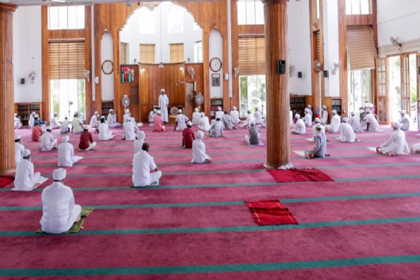 Madin grand masjid Covid Namaz Madin grand masjid Covid Namaz