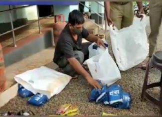tobacco seized_kannur
