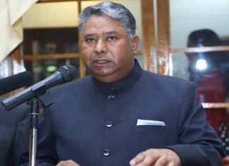 ചികിൽസക്കായി 5 മണിക്കൂർ നീണ്ട കാത്തിരിപ്പ്; ഇന്ത്യൻ മുൻ സ്ഥാനപതിക്ക് പാർക്കിങ് ഏരിയയിൽ മരണം