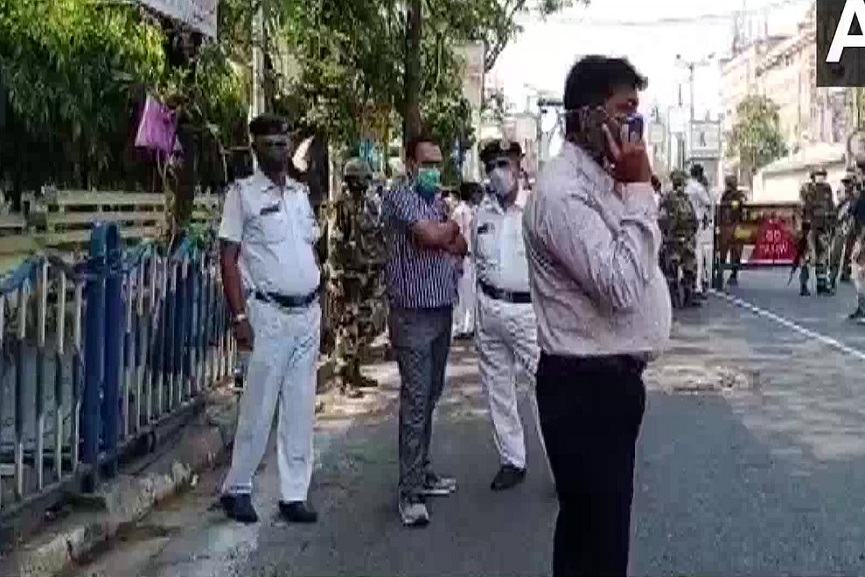 bomb hurled_kolkata bomb hurled_kolkata