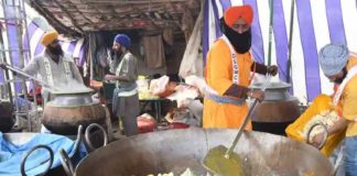 ഡെൽഹിക്ക് കൈത്താങ്ങുമായി കർഷകർ; ആശുപത്രികളിൽ ഭക്ഷണം എത്തിക്കുമെന്ന് സംയുക്ത കിസാൻ മോർച്ച