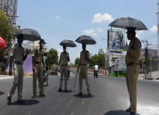 ഇന്നും നാളെയും ലോക്ക്ഡൗണിന് സമാനമായ നിയന്ത്രണം; പ്ളസ് ടു പരീക്ഷകൾക്ക് മാറ്റമില്ല
