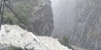 ഉത്തരാഖണ്ഡിലെ ചമോലിയിൽ മഞ്ഞുമല ഇടിഞ്ഞു Glacier-bursting-near-India-China-border-in-Chamoli-Uttarakhand