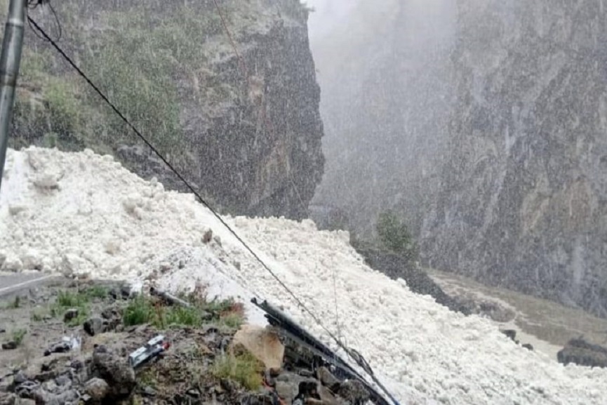 Glacier-bursting-near-India-China-border-in-Chamoli-Uttarakhand Glacier-bursting-near-India-China-border-in-Chamoli-Uttarakhand