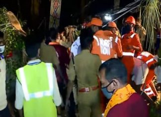 തൃശൂര് പൂരം: ആല്മരക്കൊമ്പ് പൊട്ടിവീണ് രണ്ട് മരണം, സിഐ ഉൾപ്പടെ 25ലധികം പേര്ക്ക് പരിക്ക് Thrissur Pooram Accident 2021
