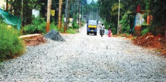 വേനൽമഴ; മലയോര റോഡുകളിലെ യാത്രാദുരിതം തുടരുന്നു