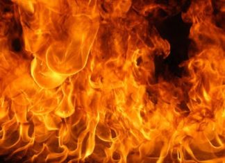 കാഞ്ഞങ്ങാട് വെള്ളൂട സോളാർ പാർക്കിൽ വൻ തീപിടിത്തം BUS caught fire