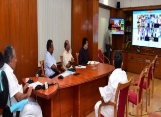 രൂക്ഷമാകുന്ന കോവിഡ് വ്യാപനം; മുഖ്യമന്ത്രിയുടെ നേതൃത്വത്തിൽ ഉന്നതതല യോഗം നാളെ Pinarayi Vijayan in Online Meeting