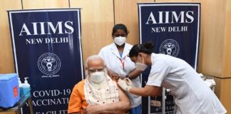 പ്രധാനമന്ത്രി നരേന്ദ്രമോദി കോവിഡ് വാക്സിന്റെ രണ്ടാം ഡോസ് സ്വീകരിച്ചു