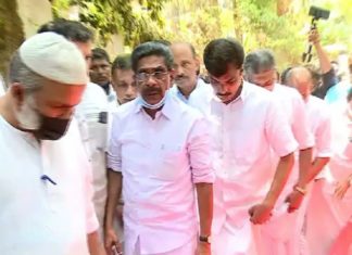 നടന്നത് ആസൂത്രിത കൊലപാതകം; മൻസൂറിന്റെ വീട് സന്ദർശിച്ച് മുല്ലപ്പള്ളി mullappalli