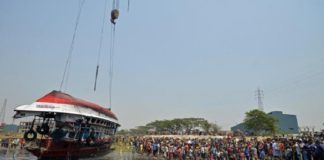 ബംഗ്ളാദേശില് യാത്രാ ബോട്ട് ചരക്കുകപ്പലുമായി കൂട്ടിയിടിച്ചുണ്ടായ അപകടം; മരണം 26 ആയി