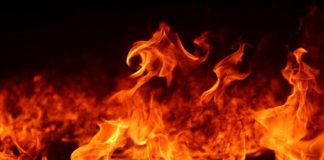 കണിച്ചാറിൽ വൈക്കോൽ ലോറിക്ക് തീപിടിച്ചു fire