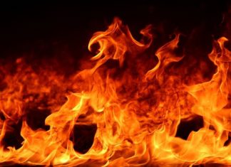 കണിച്ചാറിൽ വൈക്കോൽ ലോറിക്ക് തീപിടിച്ചു fire