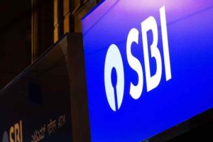 Robbery at SBI; 12 lakh and gold were looted