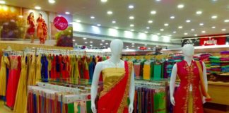 ലോക്ക്ഡൗണില് ഇളവുകൾ; തുണിക്കടകളും സ്വർണക്കടകളും ഹോം ഡെലിവെറിക്കായി തുറക്കാം