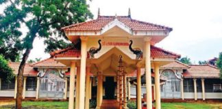 പടന്നയിലെ ക്ഷേത്രത്തില് ഉച്ചഭാഷിണിയിലൂടെ പ്രാര്ഥനകള്ക്കൊപ്പം കോവിഡ് ജാഗ്രതാ നിര്ദ്ദേശവും padanna_temple