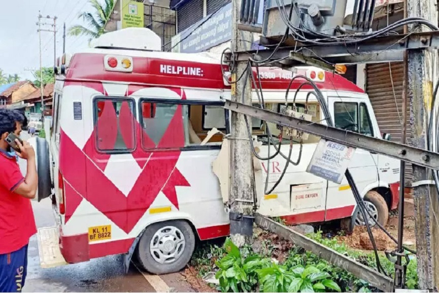 ambulance-accident ambulance-accident