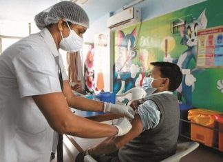 രാജ്യത്ത് റെക്കോർഡ് വാക്സിനേഷൻ; ഇന്ന് വാക്സിൻ സ്വീകരിച്ചത് 90 ലക്ഷംപേർ covid vaccination