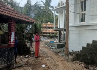 Demolished the 'Masjid wall' for sea wall construction