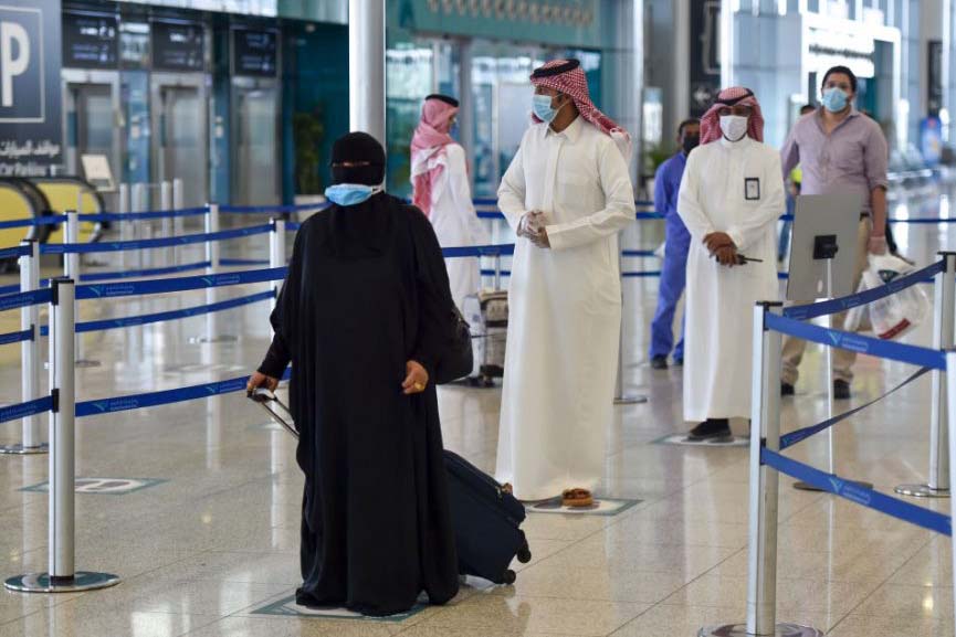 saudi arabia opens borders