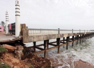 valiyathura-bridge