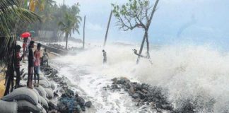 സംസ്ഥാനത്ത് കനത്ത മഴ തുടരുന്നു; ചെല്ലാനത്ത് കടൽക്ഷോഭം രൂക്ഷം