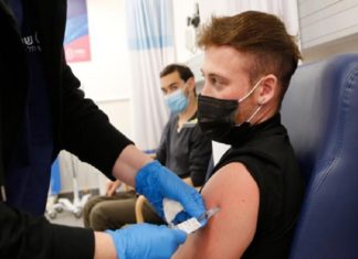 കോവിഡ്; അമേരിക്കയില് കൗമാരക്കാര്ക്കും വാക്സിന്; അനുമതിയായി covid vaccination