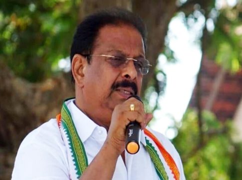 ഡിവൈഎഫ്ഐ നടത്തുന്ന ഉച്ചഭക്ഷണ വിതരണം മാതൃകയാക്കണം; കെ സുധാകരന്