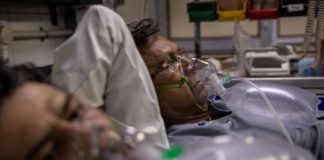 ഓക്സിജൻ ലഭിക്കാതെ ശ്വാസം മുട്ടി ജനം; രാജ്യത്ത് 12 മരണം കൂടി lack of oxygen