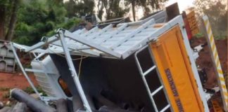 വയനാട്ടിൽ ഓക്സിജനുമായി വന്ന വാഹനം മറിഞ്ഞ് അപകടം