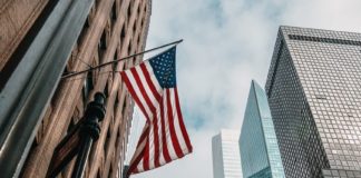 ഇന്ത്യയില് നിന്നുള്ള യാത്രക്കാര്ക്ക് പ്രഖ്യാപിച്ച വിലക്കില് ഇളവുകളുമായി അമേരിക്ക