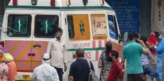 ‘เดชเตเดฐเดพเดฃเดจเตเดฑเต เดตเดฟเดฒ’; เดกเตเตฝเดนเดฟเตฝ เดจเดพเดฒเต เดเดฟเดฒเตเดฎเตเดฑเตเดฑเดฑเดฟเดจเต เดเดเดฌเตเดฒเตปเดธเต เดตเดพเดเด 10,000 เดฐเตเดช