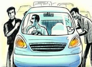 കാർ യാത്രക്കാരെ തടഞ്ഞ് നിർത്തി ആക്രമണം; കവർച്ച; പ്രതികൾ അറസ്റ്റിൽ Robbery