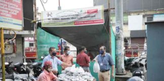 വഴിയോരത്തെ മനുഷ്യർക്ക് ആഹാരം വിളമ്പി തെരുവിലെ മക്കൾ ചാരിറ്റബ്ൾ ട്രസ്റ്റ് Theruvile Makkal Charitable Trust