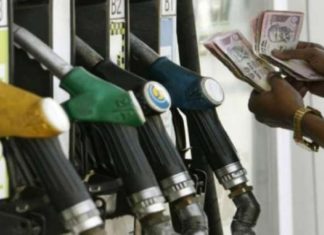 ഇന്ധനവില കേരളത്തേക്കാൾ കുറവ്; തലപ്പാടിയിലെ പമ്പിൽ വൻ തിരക്ക് fuel price hike