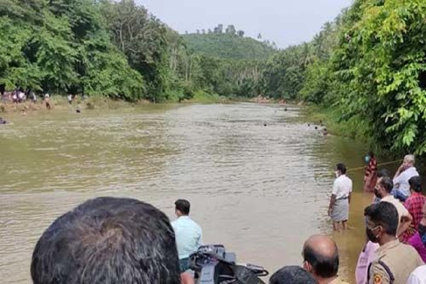 Two children drowned at Panthalloor Two children drowned at Panthalloor