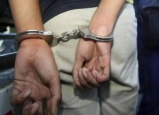 കണ്ണൂരിൽ കഞ്ചാവും ആയുധങ്ങളുമായി യുവാവ് പിടിയില് Malayalee woman commit suicide