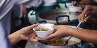 Free kitchen for 2500 hungry people in 11 days