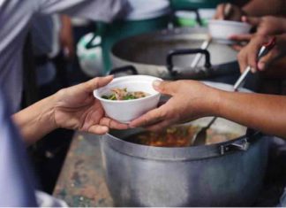 Free kitchen for 2500 hungry people in 11 days