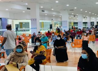 ബഹ്റൈനിൽ വിസാ കാലാവധി കഴിഞ്ഞ പ്രവാസികൾക്കുള്ള വാക്സിനേഷൻ ആദ്യഘട്ടം കഴിഞ്ഞു BAHRAIN-VACCINATION