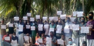 lakshadweep-people-protest-against-terminating-contract-employees