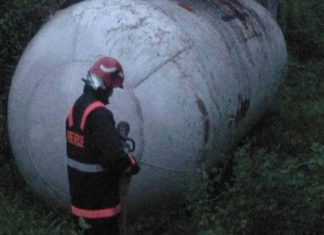 เดจเตเดฒเตเดถเตเดตเดฐเดคเตเดคเต เดฆเตเดถเตเดฏ เดชเดพเดคเดฏเดฟเตฝ เดเตเดฏเดพเดธเต เดเดพเดเตเดเตผ เดฎเดฑเดฟเดเตเดเต gas tanker overturns