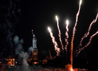 ന്യൂയോർക്കിൽ കോവിഡ് നിയന്ത്രണങ്ങൾ പിൻവലിച്ചു; പ്രഖ്യാപനത്തിന് ‘വെടിക്കെട്ട്’ സ്വീകരണം new york_covid