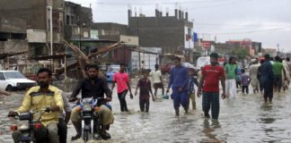 കാറ്റും പേമാരിയും; പാകിസ്ഥാനിൽ പത്തിലേറെ പേർ മരണപ്പെട്ടു pakistan_rain