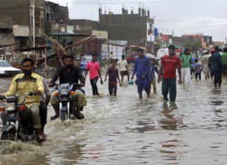 കാറ്റും പേമാരിയും; പാകിസ്ഥാനിൽ പത്തിലേറെ പേർ മരണപ്പെട്ടു pakistan_rain
