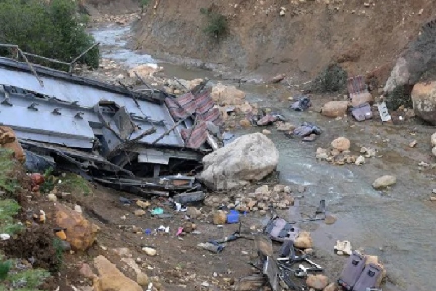 Bus accident in Pakistan; 20 killed and 40 injured Bus accident in Pakistan; 20 killed and 40 injured