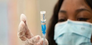 വാക്സിനേഷൻ വേഗത്തിലാക്കണം; സാമ്പത്തിക വളർച്ചക്ക് നിർണായകമെന്ന് ധനമന്ത്രാലയം vaccination