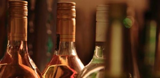 മദ്യം വാങ്ങാൻ പ്രായപരിധി കർശനമാക്കും; ‘നോ ഐഡി-നോ എൻട്രി’ നടപ്പിലാക്കാൻ സർക്കാർ alcohol