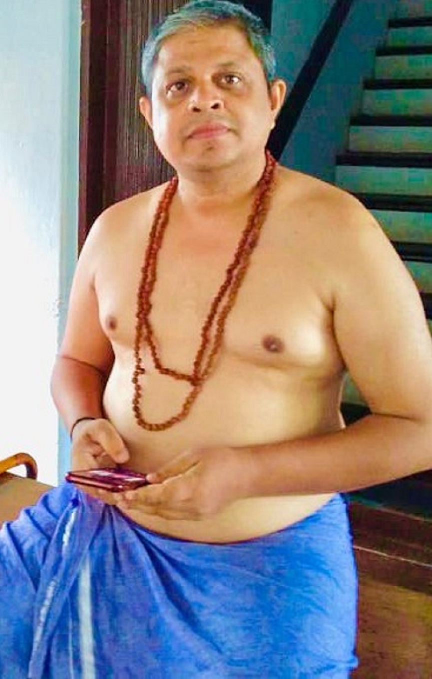 Vinu Mathew Paul in Karuvu Malayalam Movie